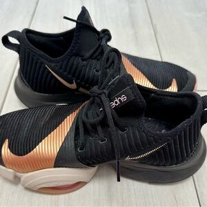Nike Super Reps Women's 6.5 Black and Gold Athletic Workout/Athletic Shoes